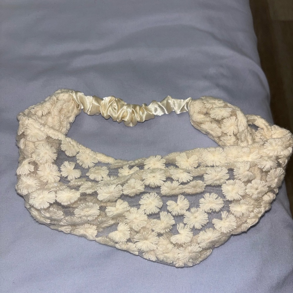 Elegant Cream Floral Headband